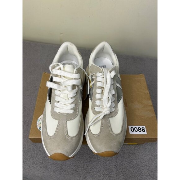Steve Madden Shoes - Steve Madden Escapade in white gray and silver retro jogger sneaker sz 8 women’s